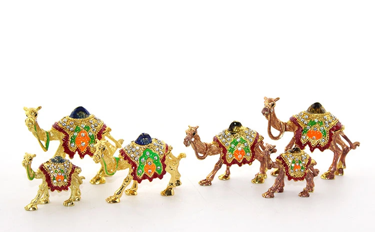 Taşlı 3'lü Deve Seti Model 1 ( Lisinya ) Taşlı 3'lü Deve Seti Model 1 ( Lisinya )