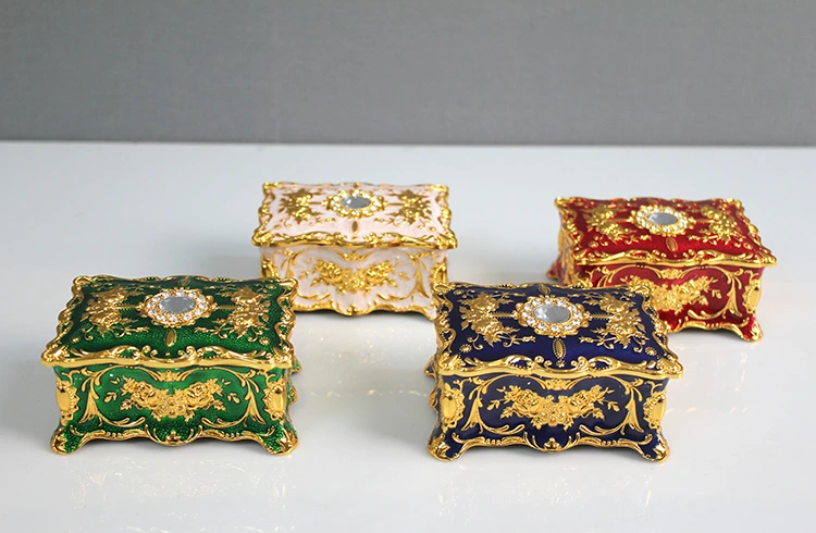 Taşlı Kutu Model 1 ( Lisinya ) Taşlı Kutu Model 1 ( Lisinya )