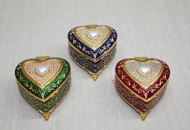 Taşlı Kutu Model 2 ( Lisinya ) Taşlı Kutu Model 2 ( Lisinya )