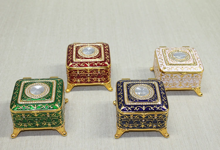 Taşlı Kutu Model 5 ( Lisinya ) Taşlı Kutu Model 5 ( Lisinya )