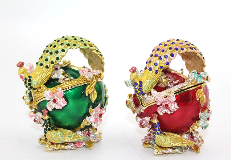 Taşlı Tavuskuşu Kutu ( Lisinya ) Taşlı Tavuskuşu Kutu ( Lisinya )