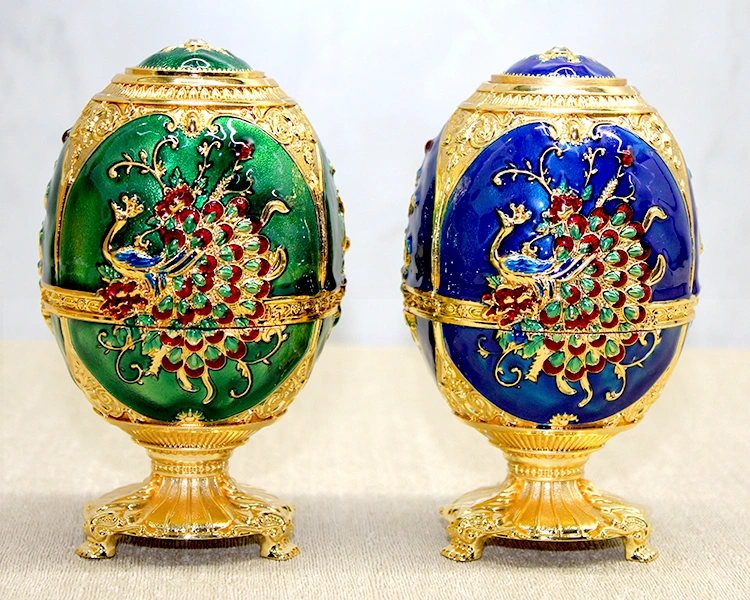 Tavuskuşu Kürdanlık ( Lisinya ) Tavuskuşu Kürdanlık ( Lisinya )