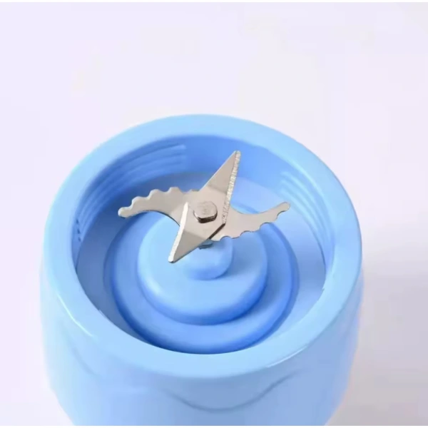 Taşınabilir Şarjlı Mini İçecek Blender ( Lisinya ) Taşınabilir Şarjlı Mini İçecek Blender ( Lisinya )