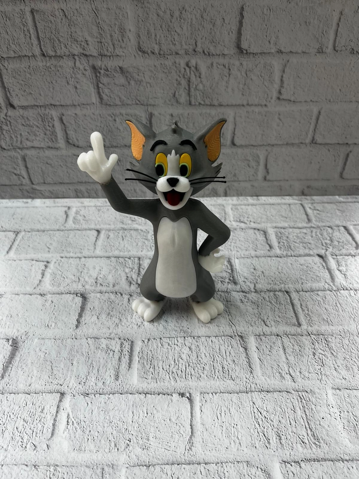 Tom Biblo 22 Cm Hediyelik Dekoratif Obje Ev Ofis Süs Eşyası ( Lisinya )