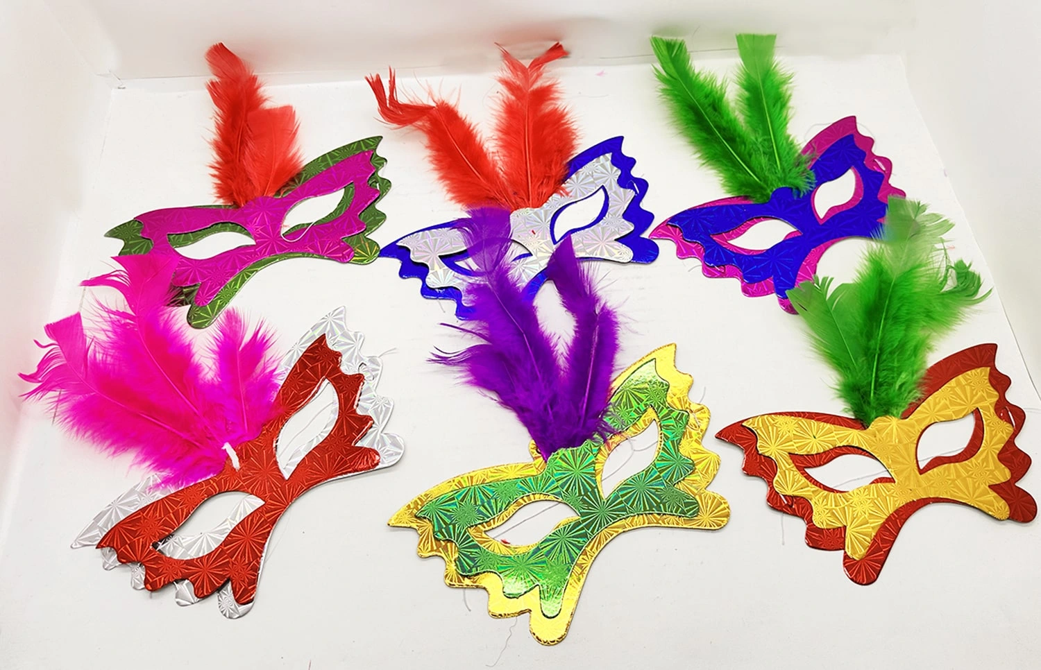 Tüylü Kağıt Parti Venedik Balo After Maskesi 6 Adet ( Lisinya ) Tüylü Kağıt Parti Venedik Balo After Maskesi 6 Adet ( Lisinya )