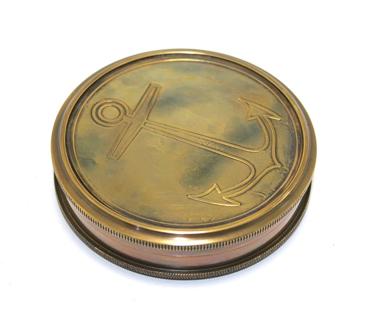 Üzeri Çapa İşlemeli Pirinç Kullanışlı Pusula ( Lisinya ) Üzeri Çapa İşlemeli Pirinç Kullanışlı Pusula ( Lisinya )