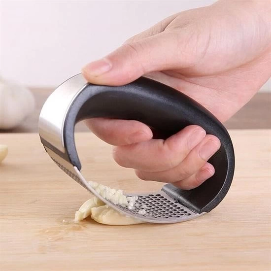 Yeni Sarımsak Ezici Paslanmaz Çelik Garlic Press ( Lisinya ) Yeni Sarımsak Ezici Paslanmaz Çelik Garlic Press ( Lisinya )