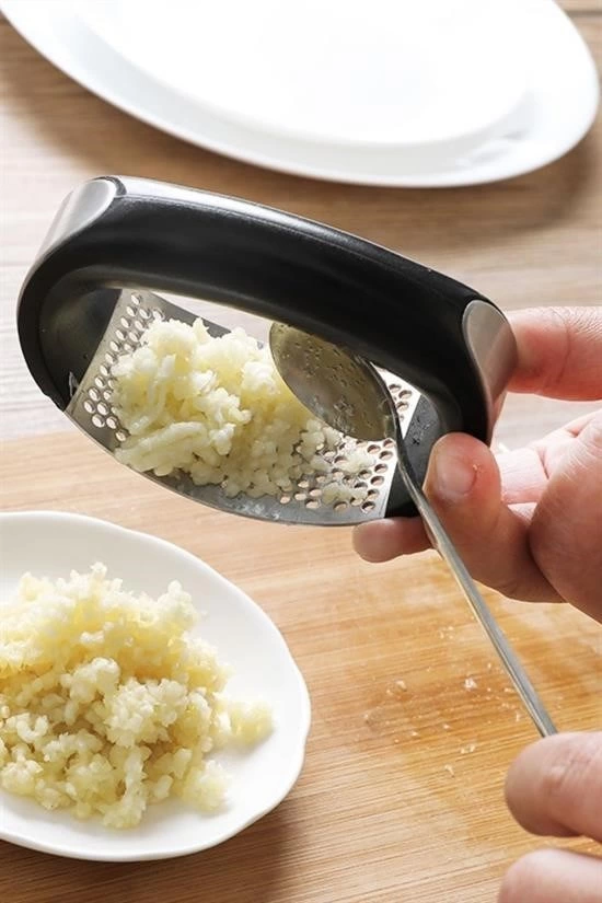 Yeni Sarımsak Ezici Paslanmaz Çelik Garlic Press ( Lisinya ) Yeni Sarımsak Ezici Paslanmaz Çelik Garlic Press ( Lisinya )