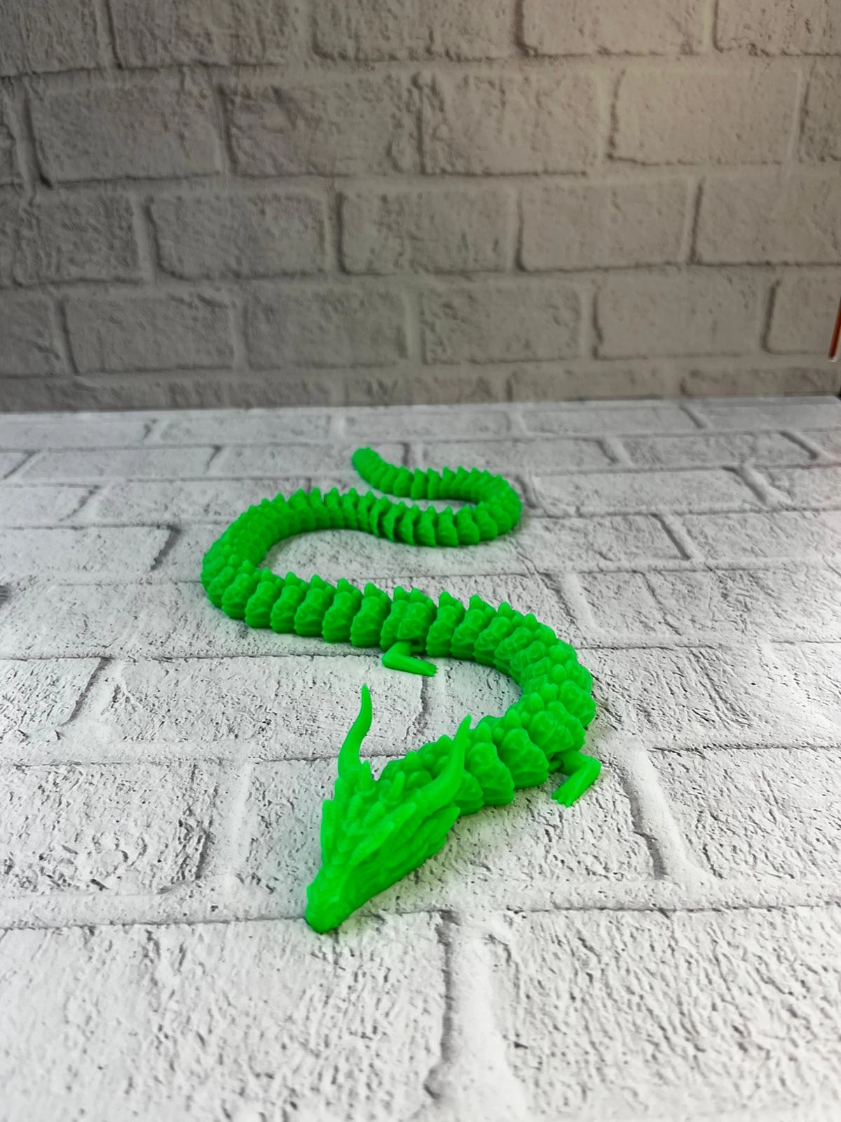 Yeşil Hareketli Ejderha Figürü Esnek Gövdeli Fantastik Dekor 60 Cm ( Lisinya )