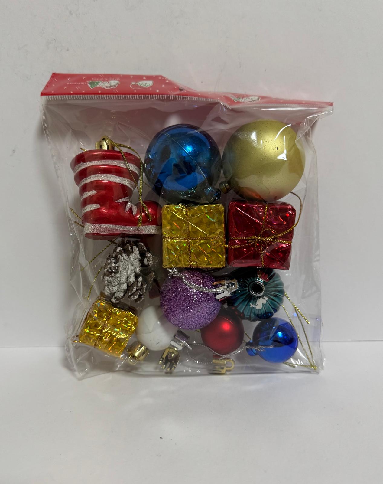 Yılbaşı Süsleri 12 Li Karışık Paket Set Çok Renkli 3-6 cm Süsler Yılbaşı Süsleri 12 Li Karışık Paket Set Çok Renkli 3-6 cm Süsler