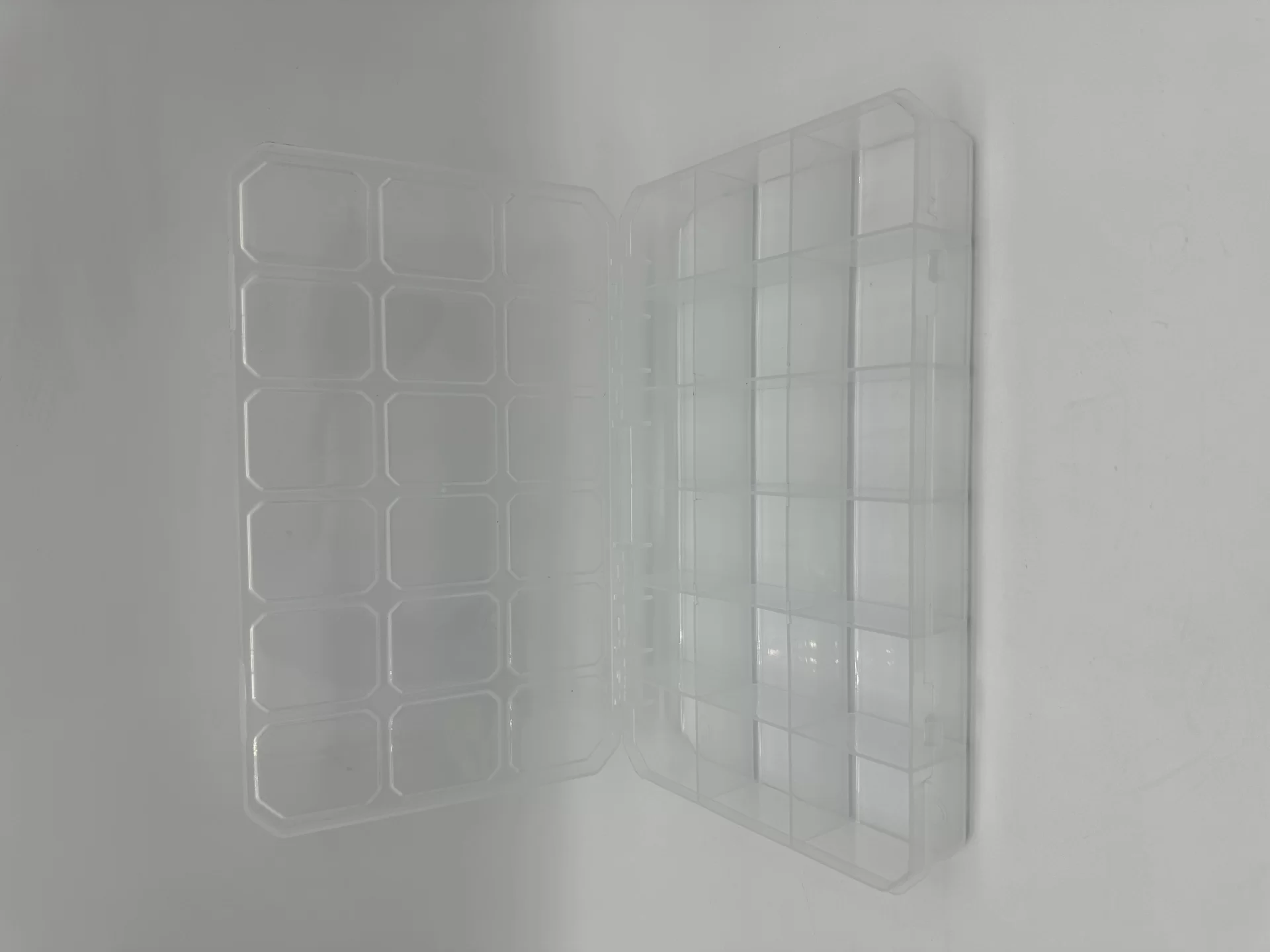 Organizer Plastik Kutu Box 18 Sabit Bölmeli 185x295x40mm (Lisinya)