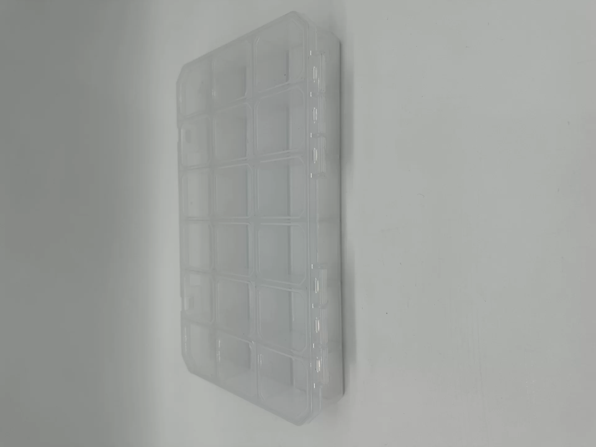 Organizer Plastik Kutu Box 18 Sabit Bölmeli 185x295x40mm (Lisinya)