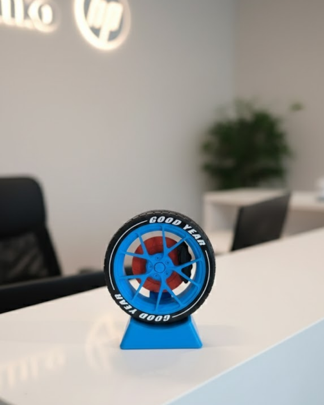 LED TV Askı Aparatı 32-42 İnç Uyumlu Sağlam Çelik Kompakt Tasarım - Lisinya