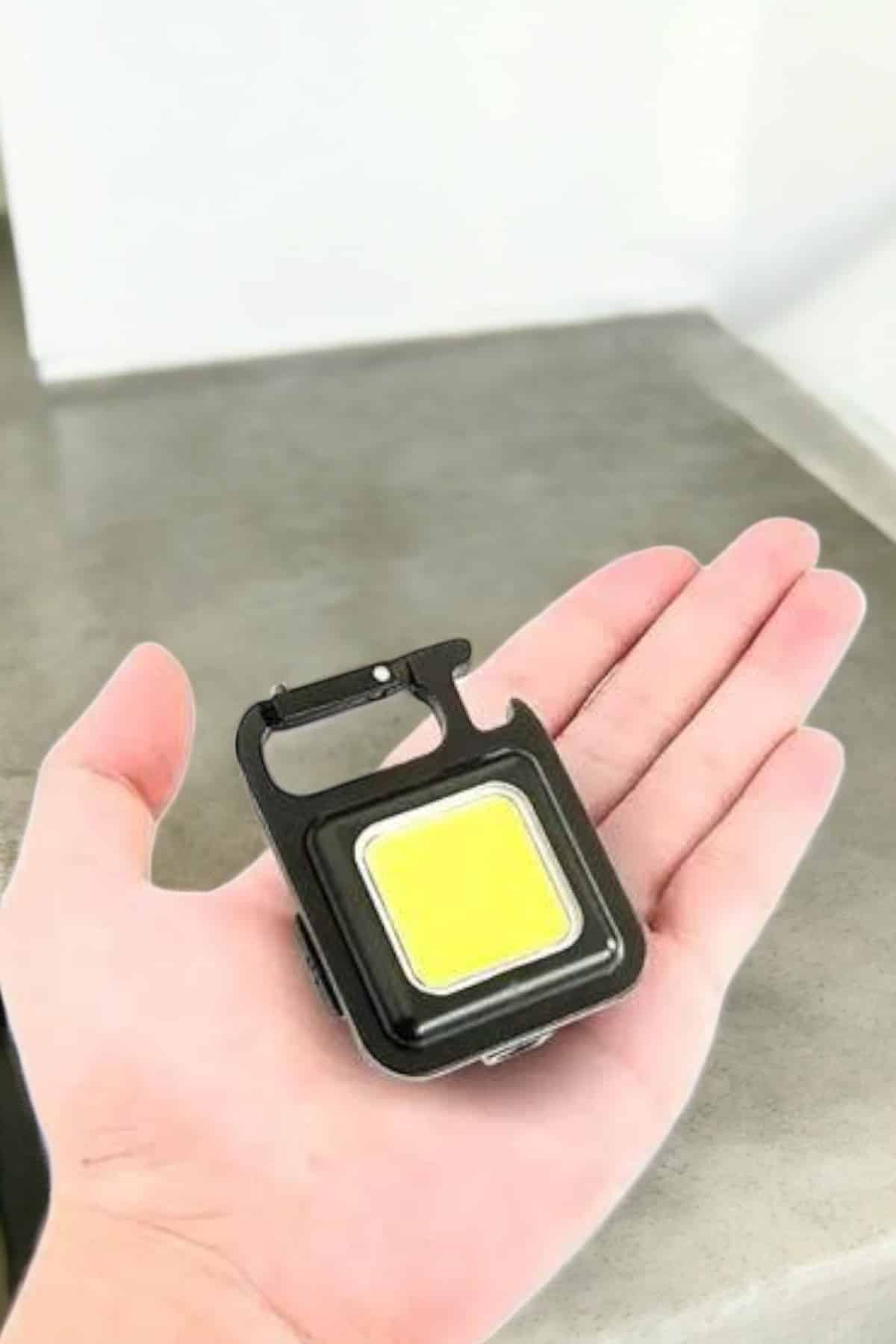 Anahtarlık Çok Amaçlı Mıknatıslı Taşınabilir Işık Led Şarjlı - Lisinya