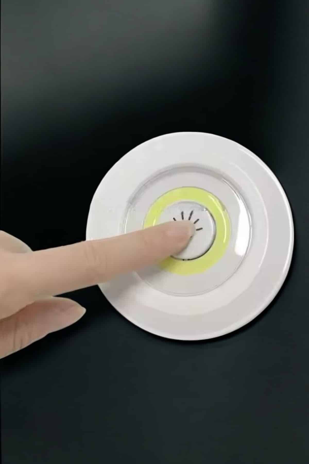 Spot Lamba Led Işık 3'lü Uzaktan Kumandalı Pilli Yapışkanlı Kablosuz - Lisinya