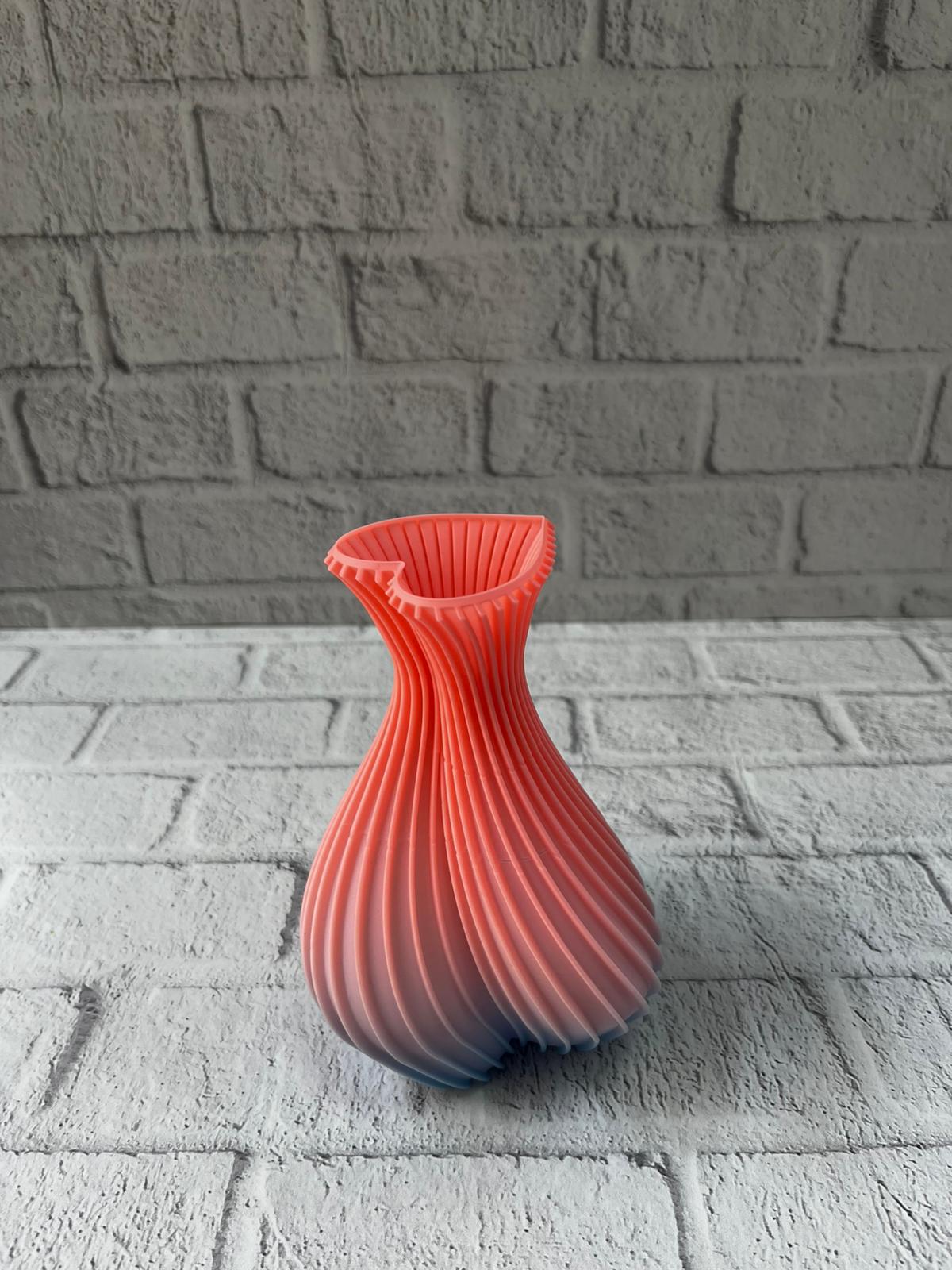 3D Dalga Desenli Kalp Formlu Dekoratif Vazo Pembe 15 cm - Lisinya