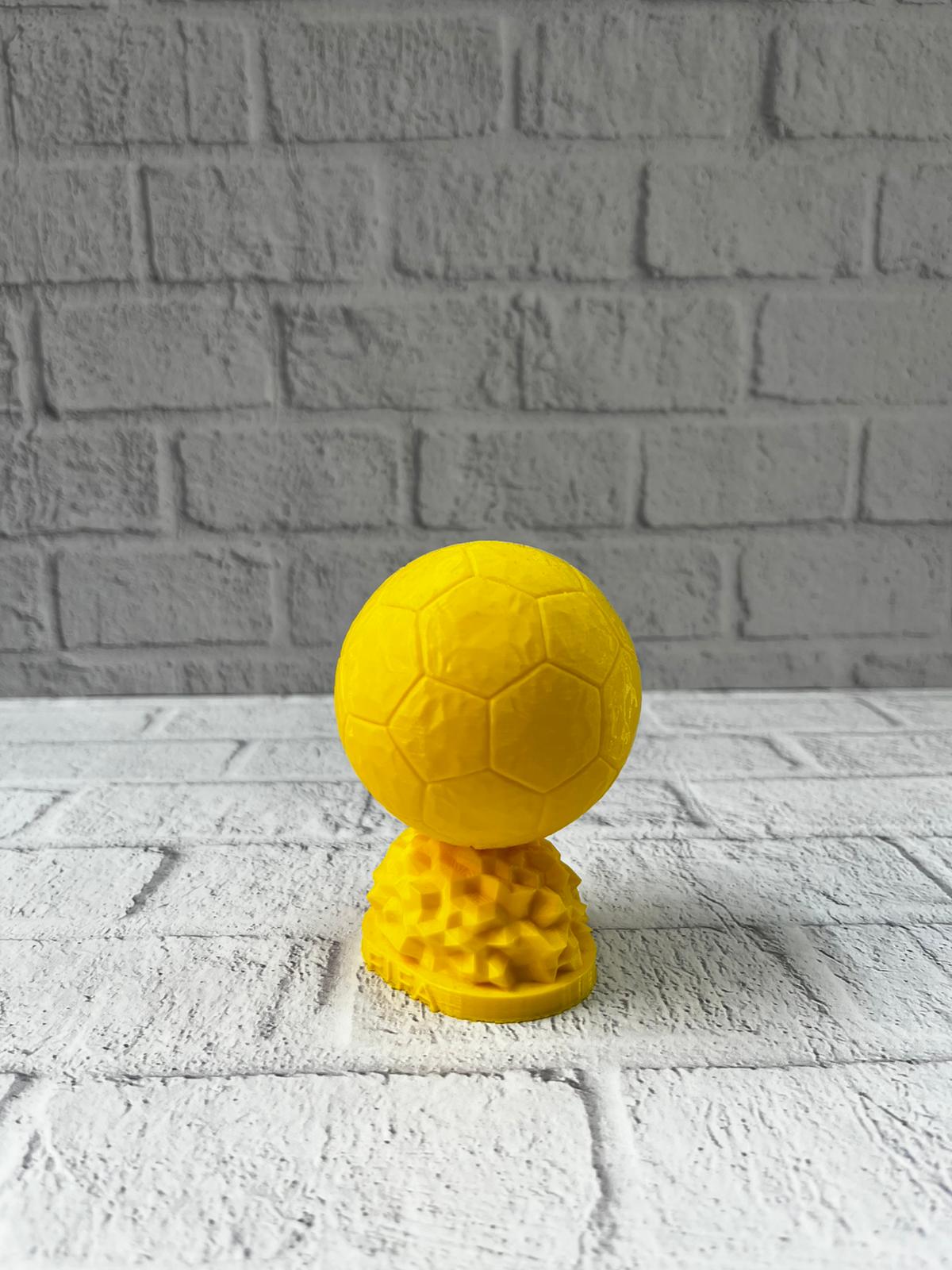 Mini FIFA Futbol Topu Biblo Sarı Renk 10cm Spor Temalı Dekor - Lisinya