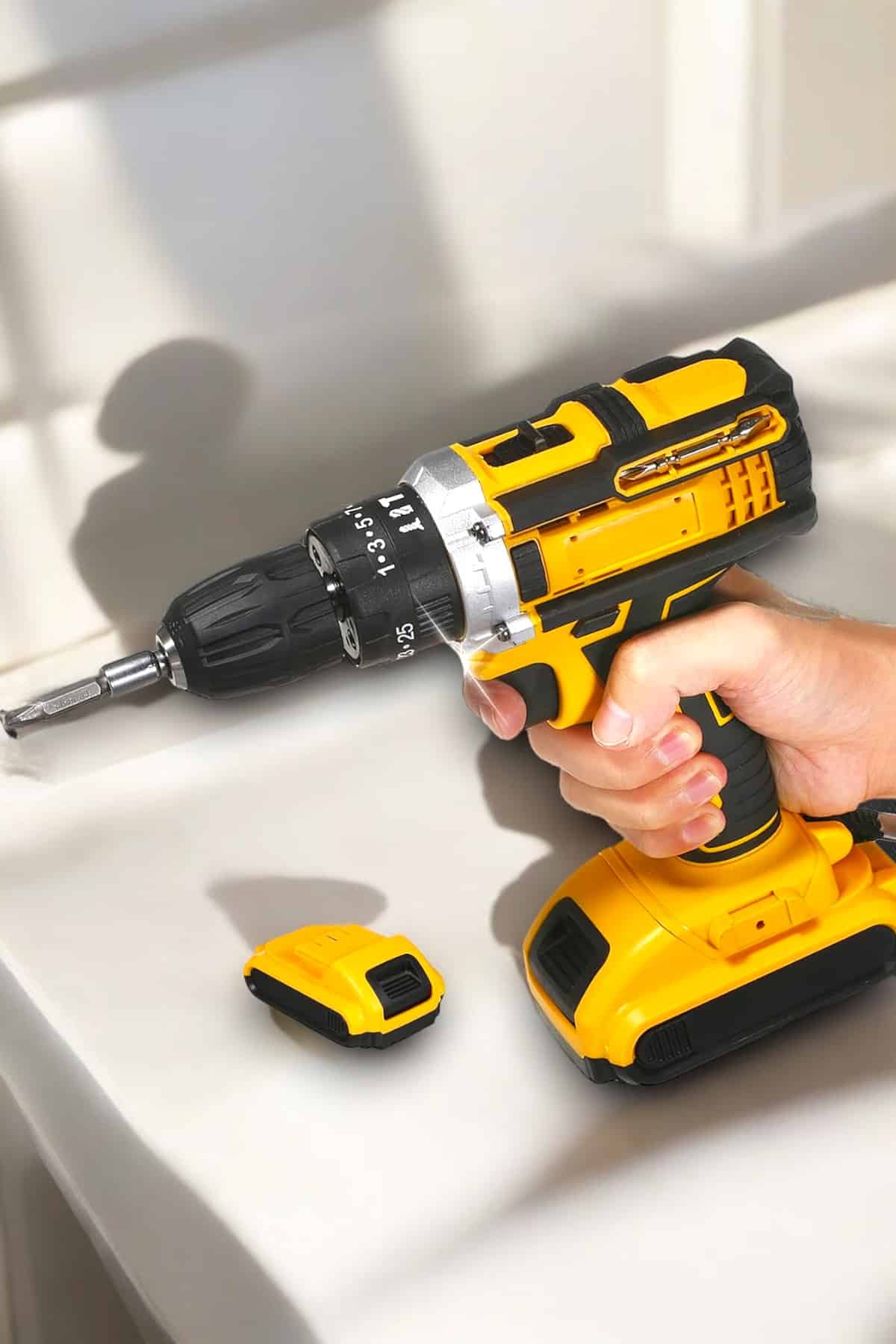 Metal Dişli 24W Akülü Matkap -Çift Bataryalı ve LED Çalışma Işığı ile Tam Set - Lisinya