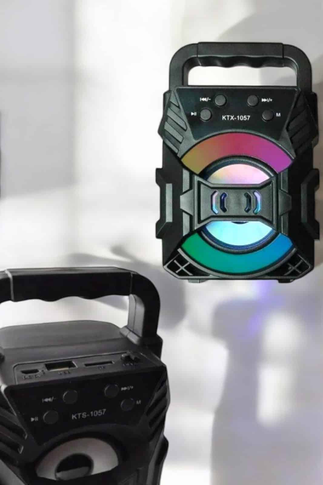 Işıklı Bluetooth Hoparlör Müzik ve Renkli Işık Taşınabiilir - Lisinya Işıklı Bluetooth Hoparlör Müzik ve Renkli Işık Taşınabiilir - Lisinya