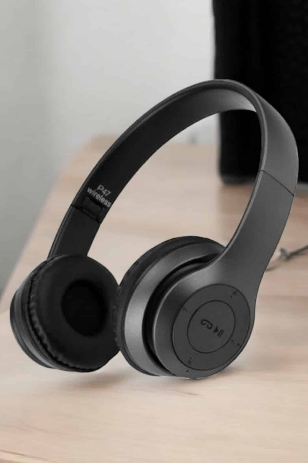 Kulak İçi Kablosuz Bluetooth Kulaklık Ekstra Bass ve Çok Yönlü Kullanım - Lisinya