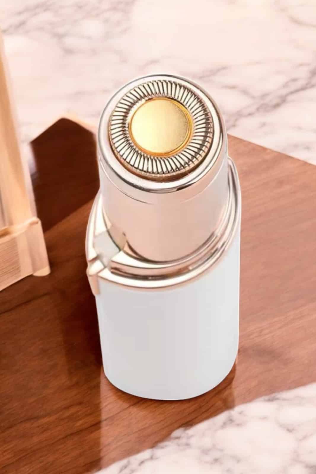 Hassas Ciltlere Özel Pratik Yüz Kaş Epilatör Aleti - Lisinya Hassas Ciltlere Özel Pratik Yüz Kaş Epilatör Aleti - Lisinya