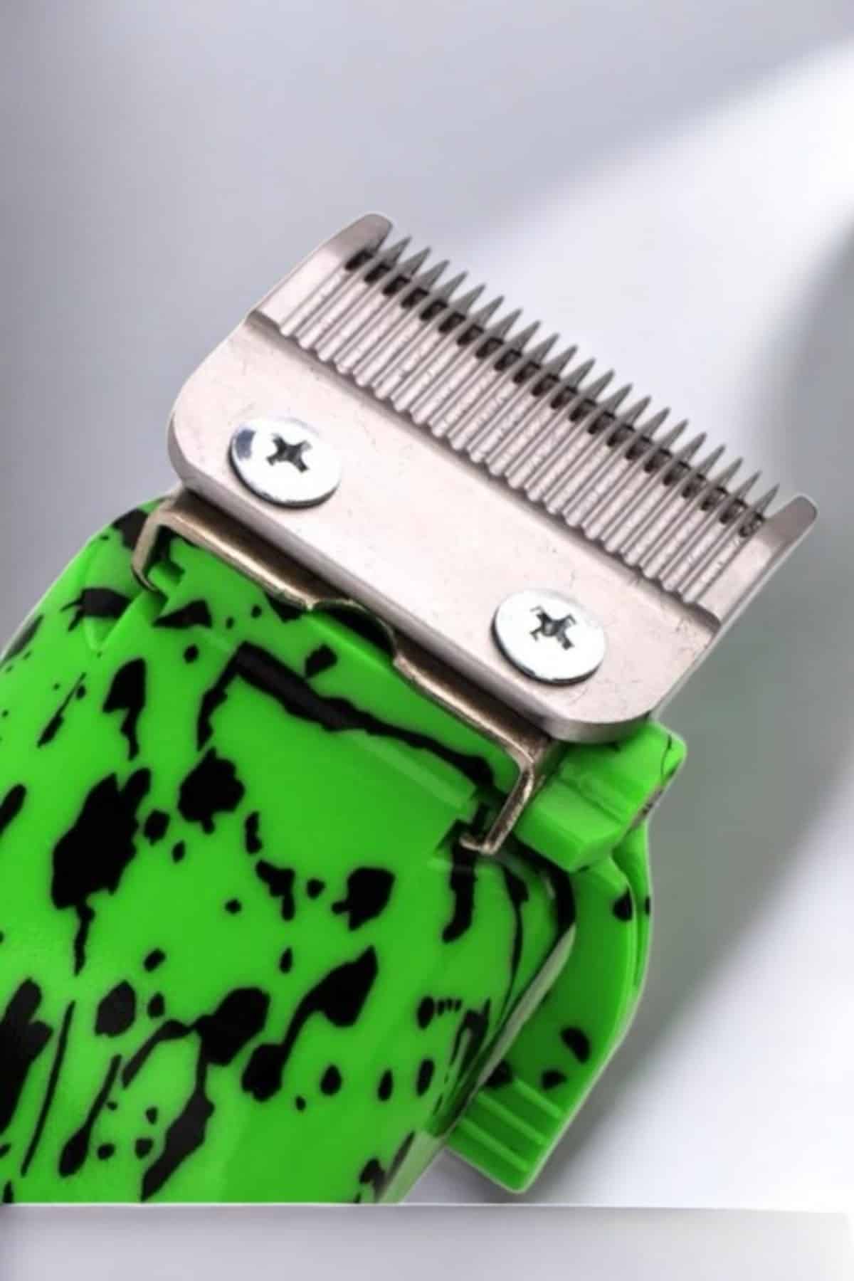 Lazer Öncesi Şarj Edilebilir, Su Geçirmez Tıraş ve Bakım Seti - Lisinya