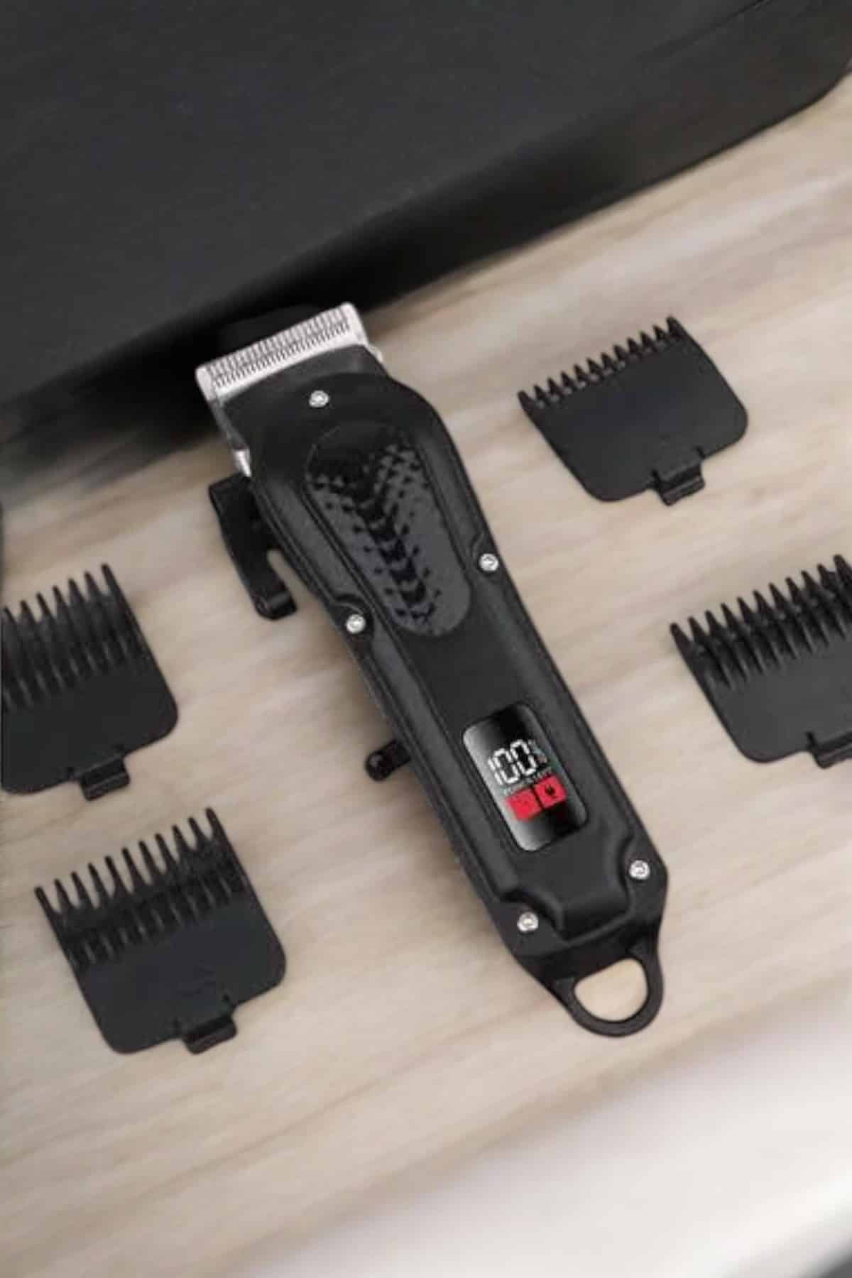 Suya Dayanıklı Tıraş Makinesi Keskin Bıçaklı Dijital Göstergeli Şarjlı - Lisinya