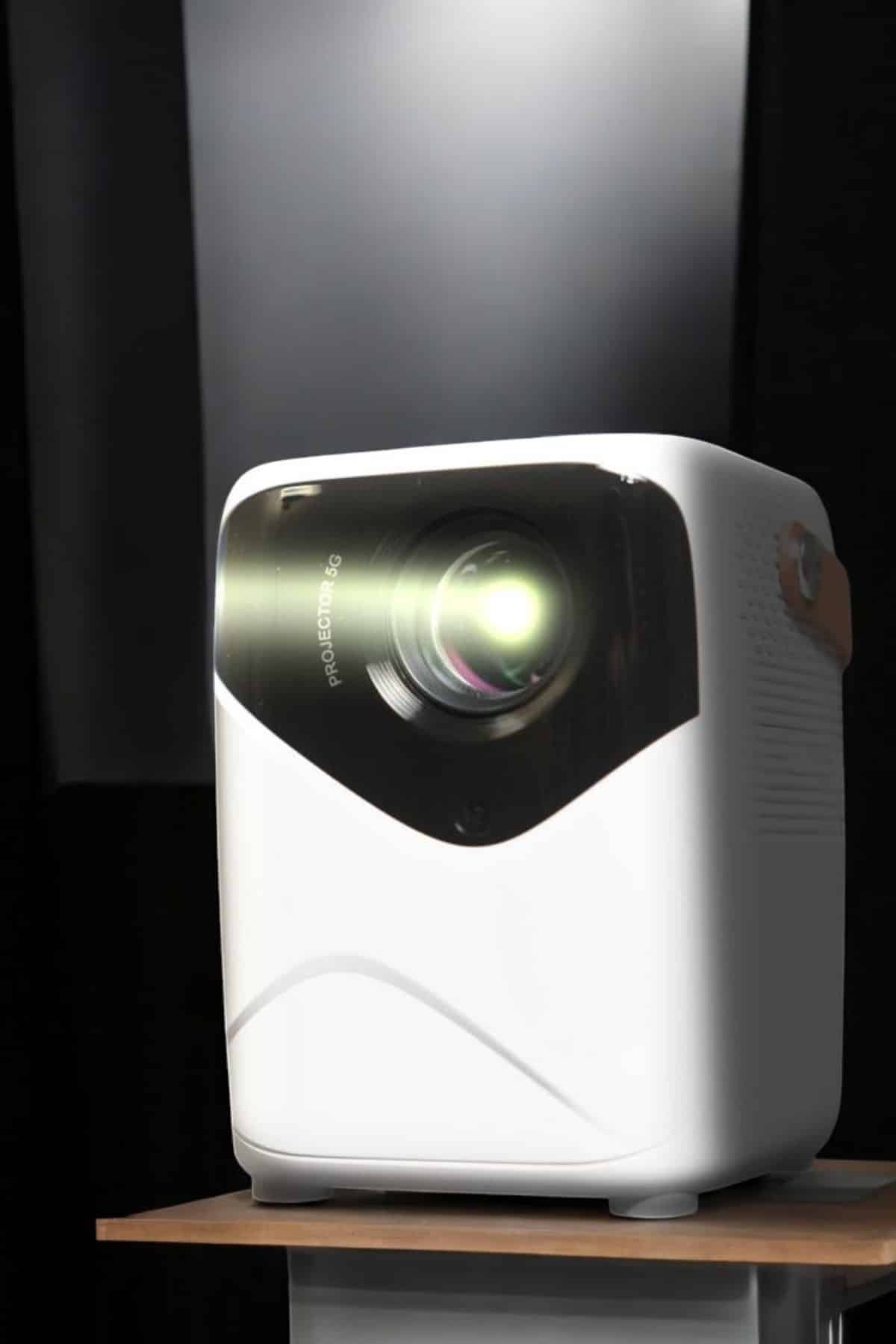 Taşınabilir Android Projeksiyon Wifi Destekli 4K Multimedia Tabanlı Ev Ve Ofis Tipi - Lisinya