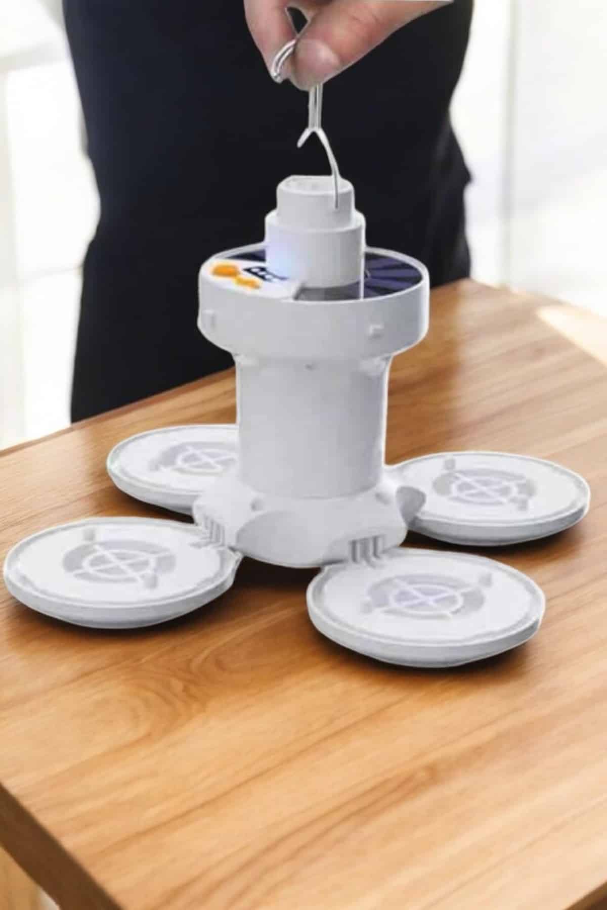 Kamp Lambası Işıldak Beyaz Işık Güneş Enerjili Solar Aydınlatma 5 Kanatlı Katlanabilir - Lisinya