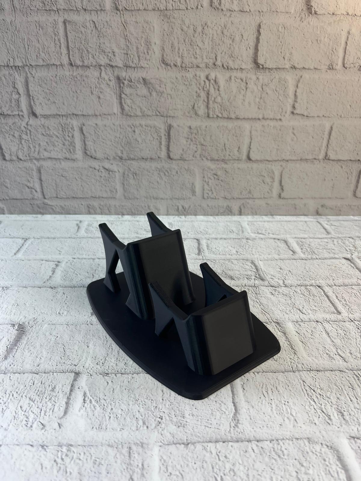 Dekoratif Siyah İkili Gamepad Standı 7x18 cm - Lisinya Dekoratif Siyah İkili Gamepad Standı 7x18 cm - Lisinya