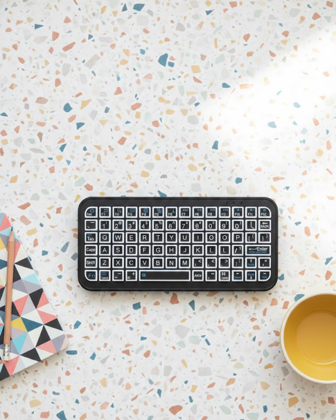 Kompakt Siyah RGB Işıklı Bluetooth Mini Klavye - Lisinya Kompakt Siyah RGB Işıklı Bluetooth Mini Klavye - Lisinya