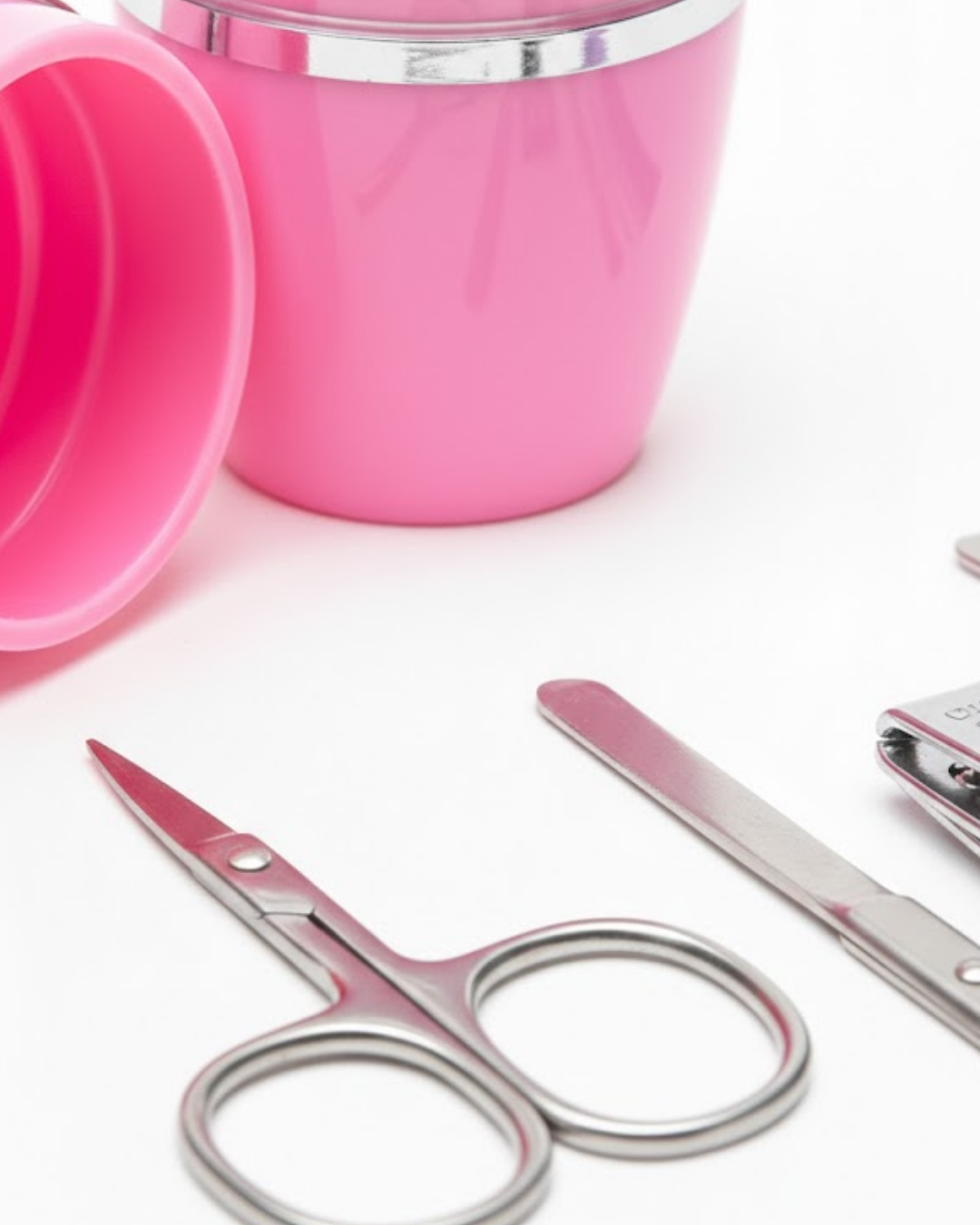 Tırnak Bakım Manikür Pedikür Seti 4 Parça Pembe Kompakt Taşınabilir Tasarım - Lisinya Tırnak Bakım Manikür Pedikür Seti 4 Parça Pembe Kompakt Taşınabilir Tasarım - Lisinya