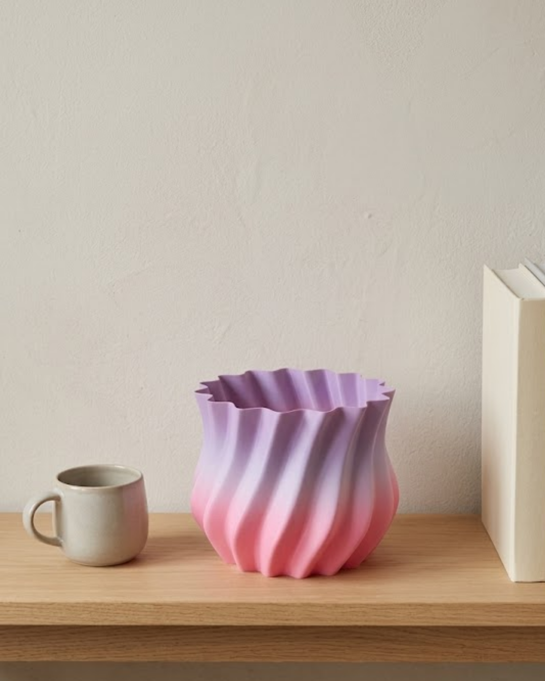 Pembe Lila Degrade Kıvrımlı 3D Vazo Estetik Ev Ofis Dekoru - Lisinya