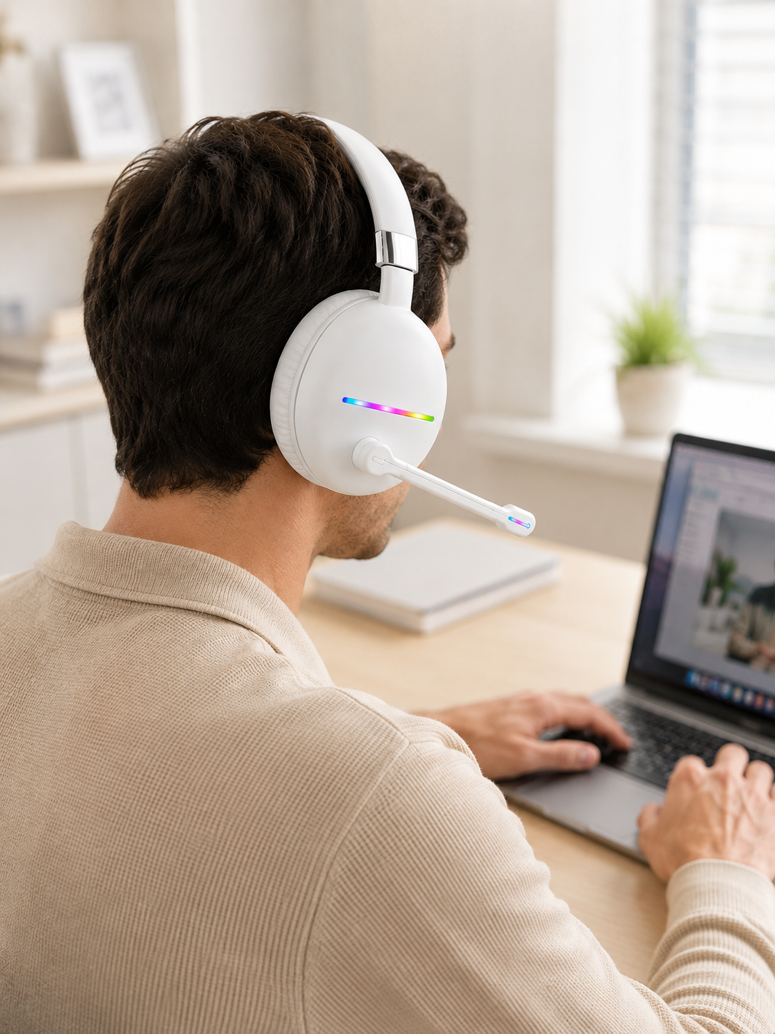 Beyaz Bluetooth 5.0 Mikrofonlu Kablosuz Kulak Üstü Kulaklık RGB Işıklı Type-C Şarjlı - Lisinya Beyaz Bluetooth 5.0 Mikrofonlu Kablosuz Kulak Üstü Kulaklık RGB Işıklı Type-C Şarjlı - Lisinya