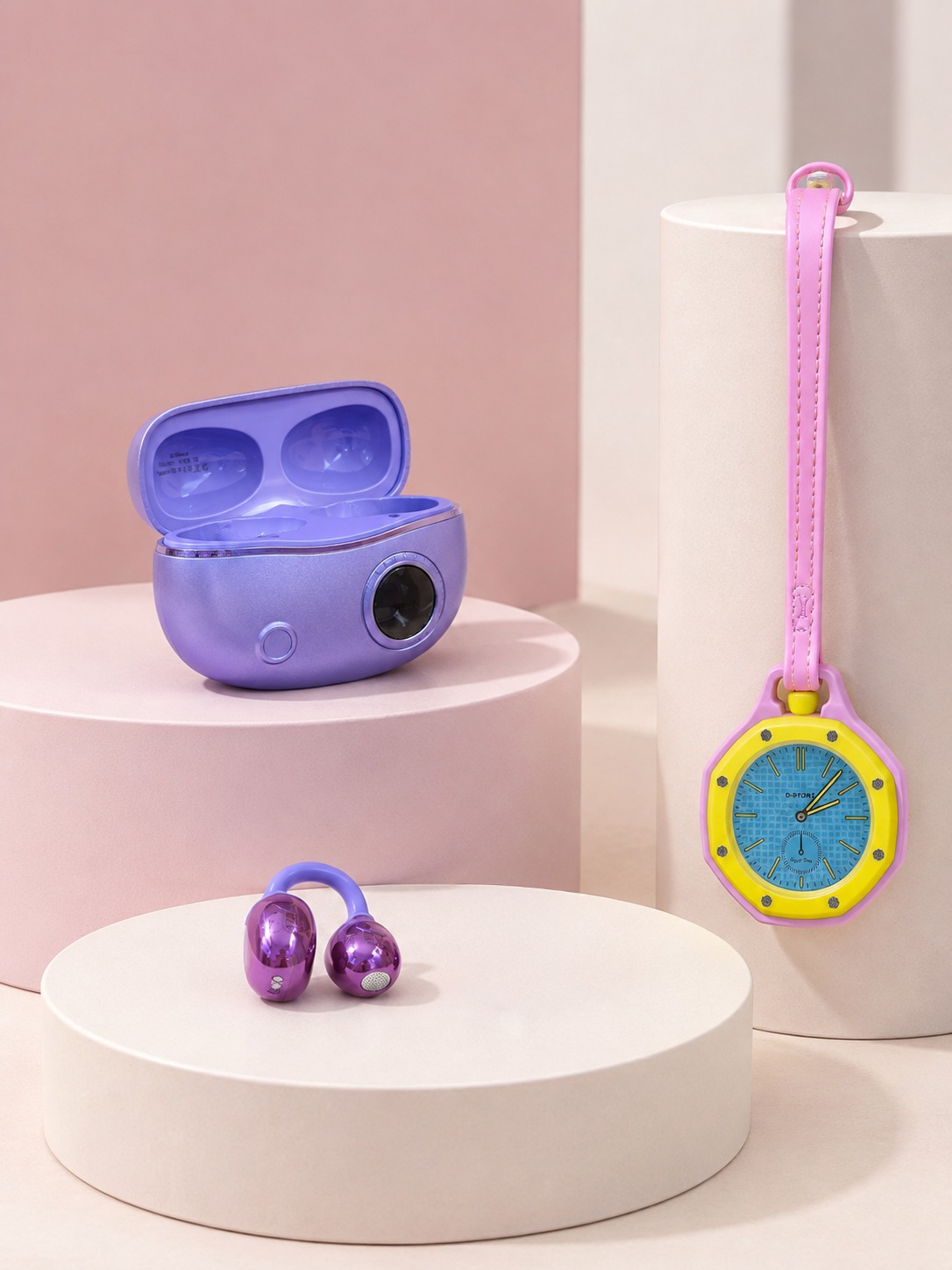 Şarj Kutulu Kablosuz Kulaklık ve Pembe Çanta Charm Analog Saat Seti Müzik ve Aksesuar Bir Arada - Lisinya Şarj Kutulu Kablosuz Kulaklık ve Pembe Çanta Charm Analog Saat Seti Müzik ve Aksesuar Bir Arada - Lisinya