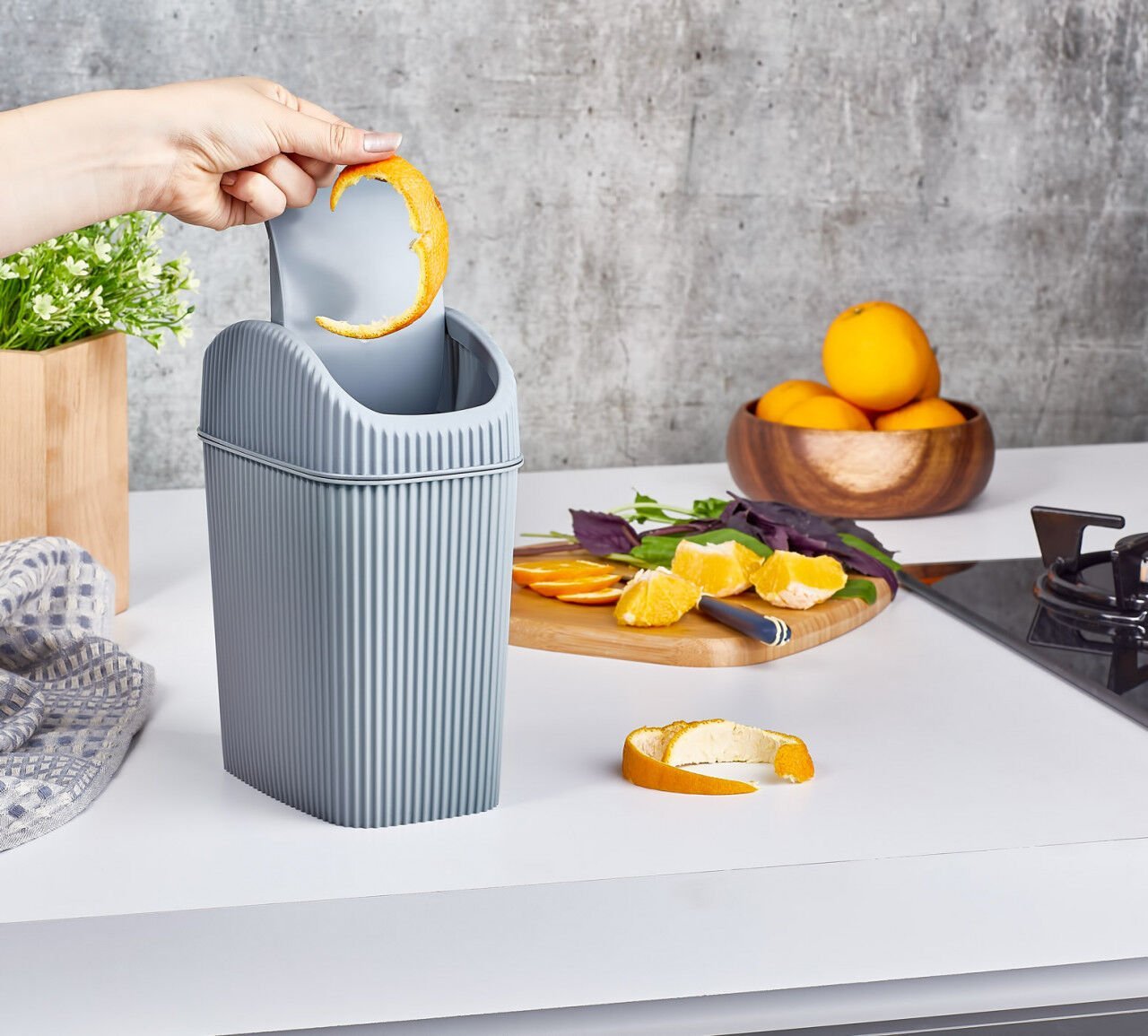 Döner Kapaklı Mini Çöp Kovası 2.5 LT - Lisinya