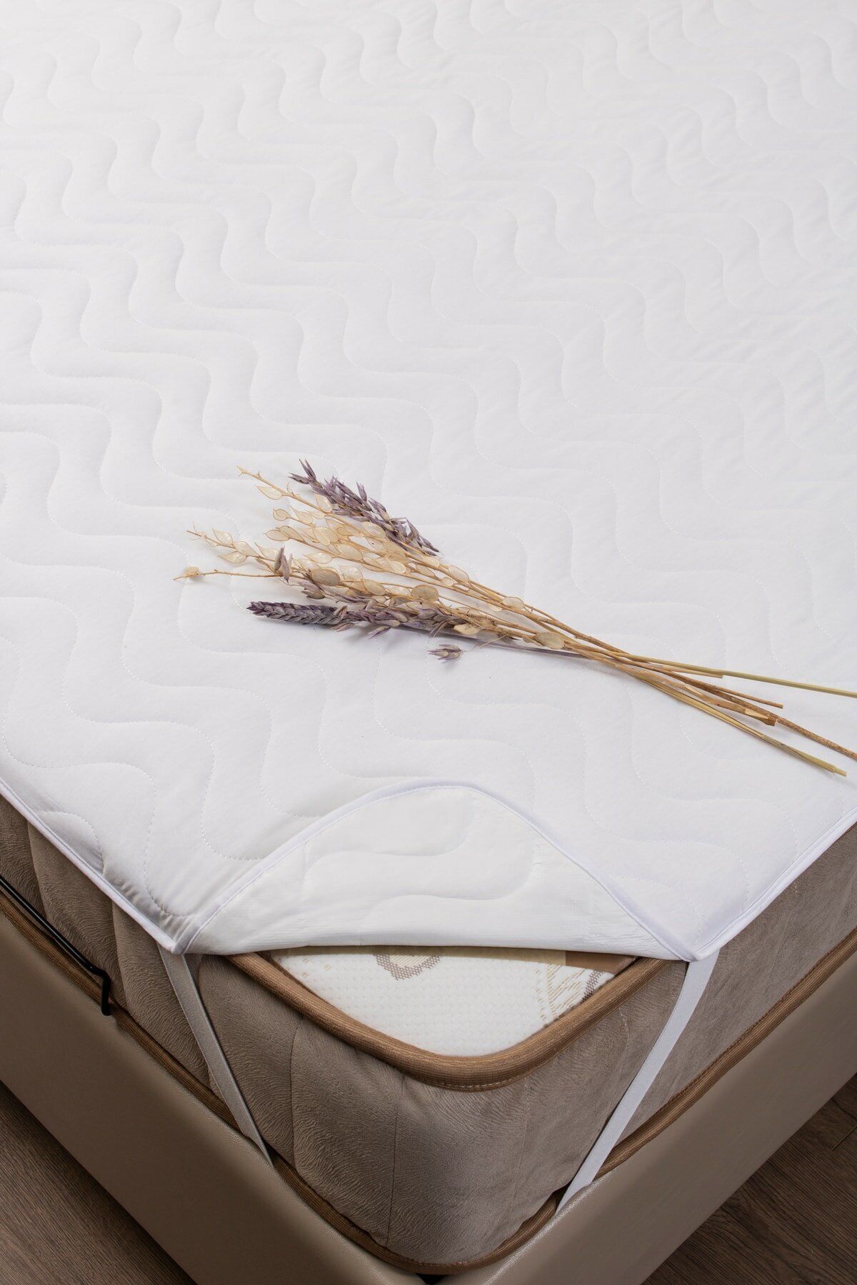 Alez Seti Kapitoneli Çift Kişilik Yatak ve Yastık Koruyucu Alez - Lisinya