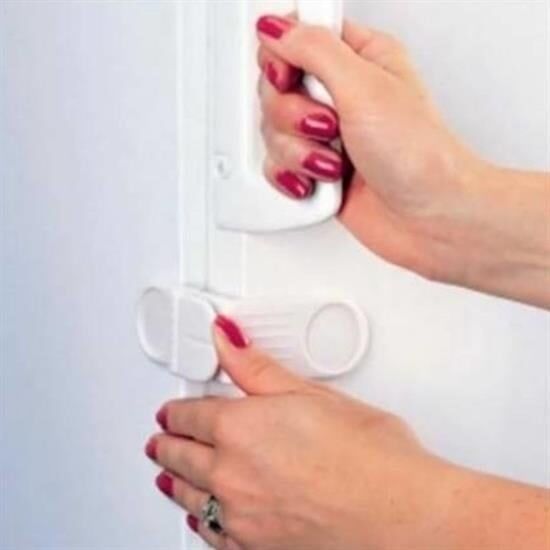 Bebek Çocuk Güvenlik Çekmece ve Dolap İçin Yapışkanlı Vidasız Köşe Kapak Kilidi x 2 Adet - Lisinya