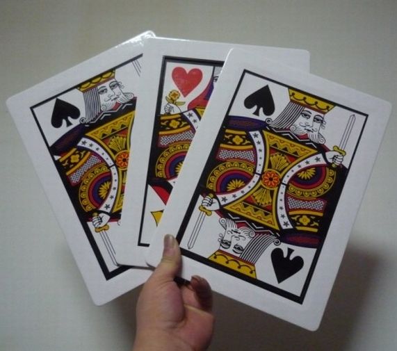 Üç Kart Monte Sihirbazlık Oyunu  Basit Etkileyici Sihirbazlık Oyunu 0040- 3 Kart Fiyatı (4172)