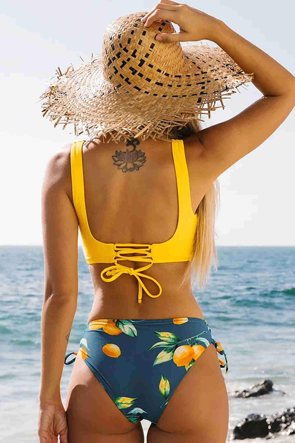 Önden Çarpraz Yanlardan Bağlamalı Baskılı Bikini Takım Çok Renkli (Lisinya)