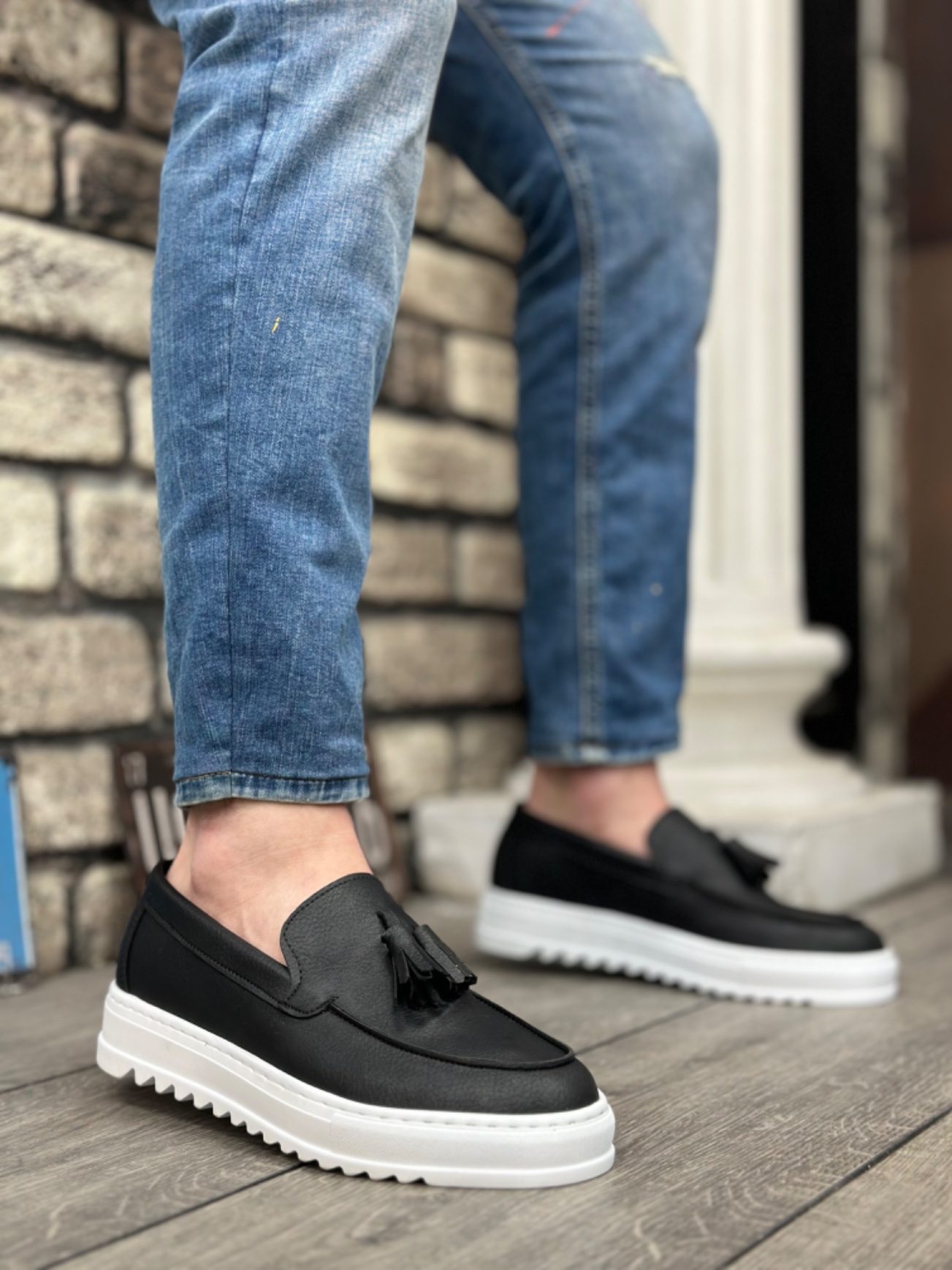 Lisinya946 Bağcıksız Yüksek Taban Cilt Siyah Renk Beyaz Taban Püsküllü Erkek Ayakkabı