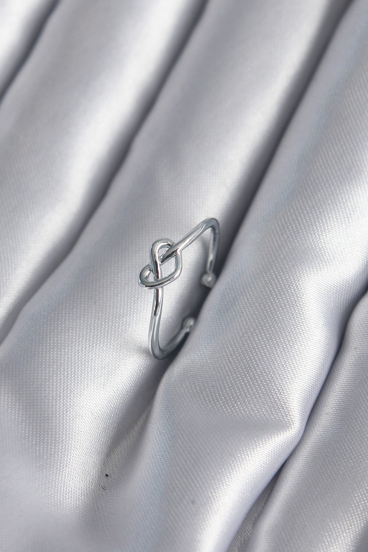 Lisinya943  Gümüş Renk Düğüm Kalp Model Kadın Yüzük