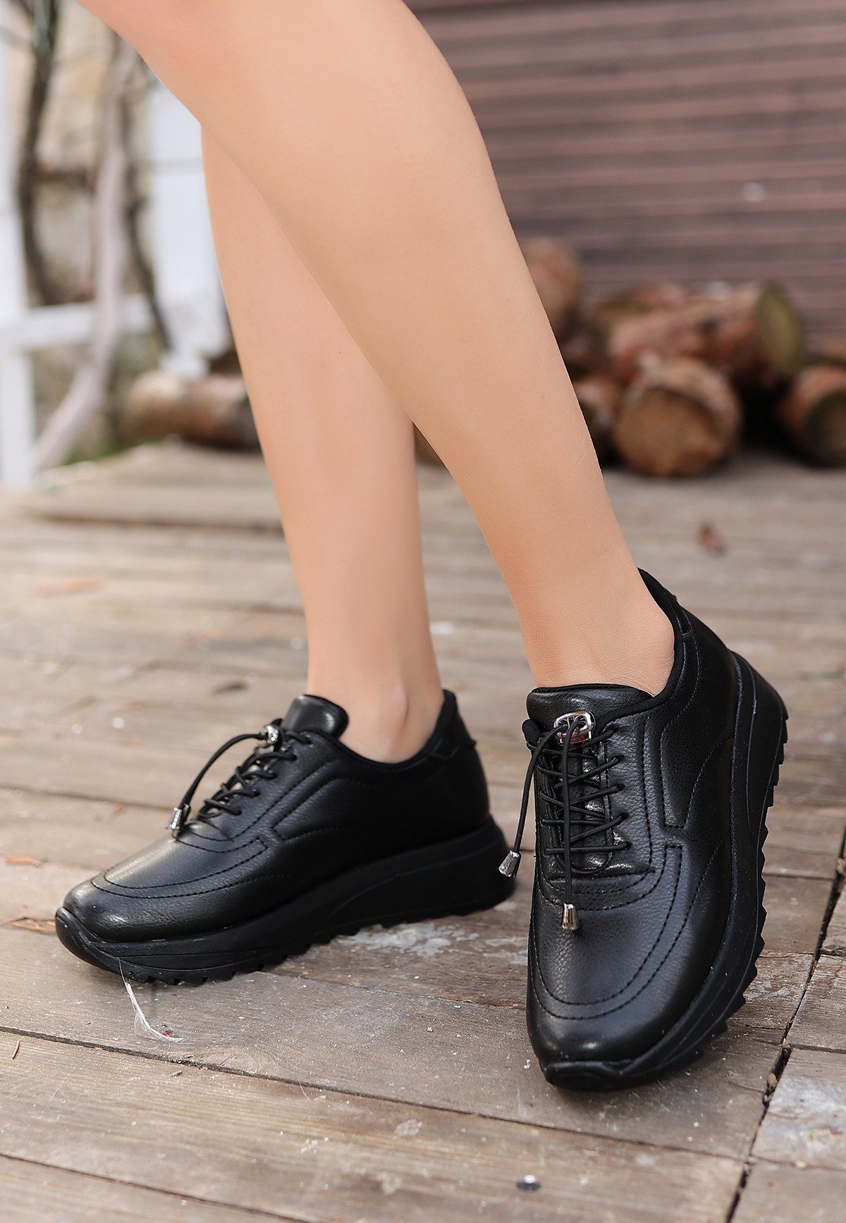Lisinya943 Siyah Cilt  Bağcıklı Spor Ayakkabı