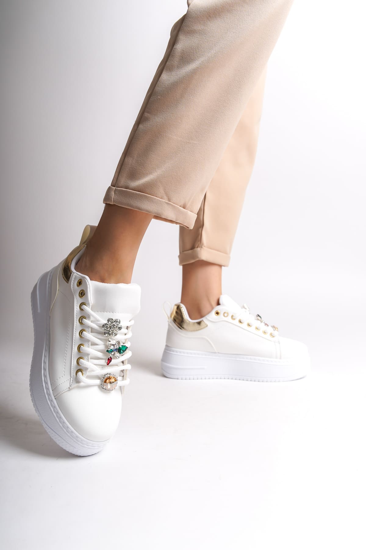Lisinya948  Bağcıklı Ortopedik Taban Renkli Taş Dekorlu Kadın Sneaker Ayakkabı BT Beyaz/Altın
