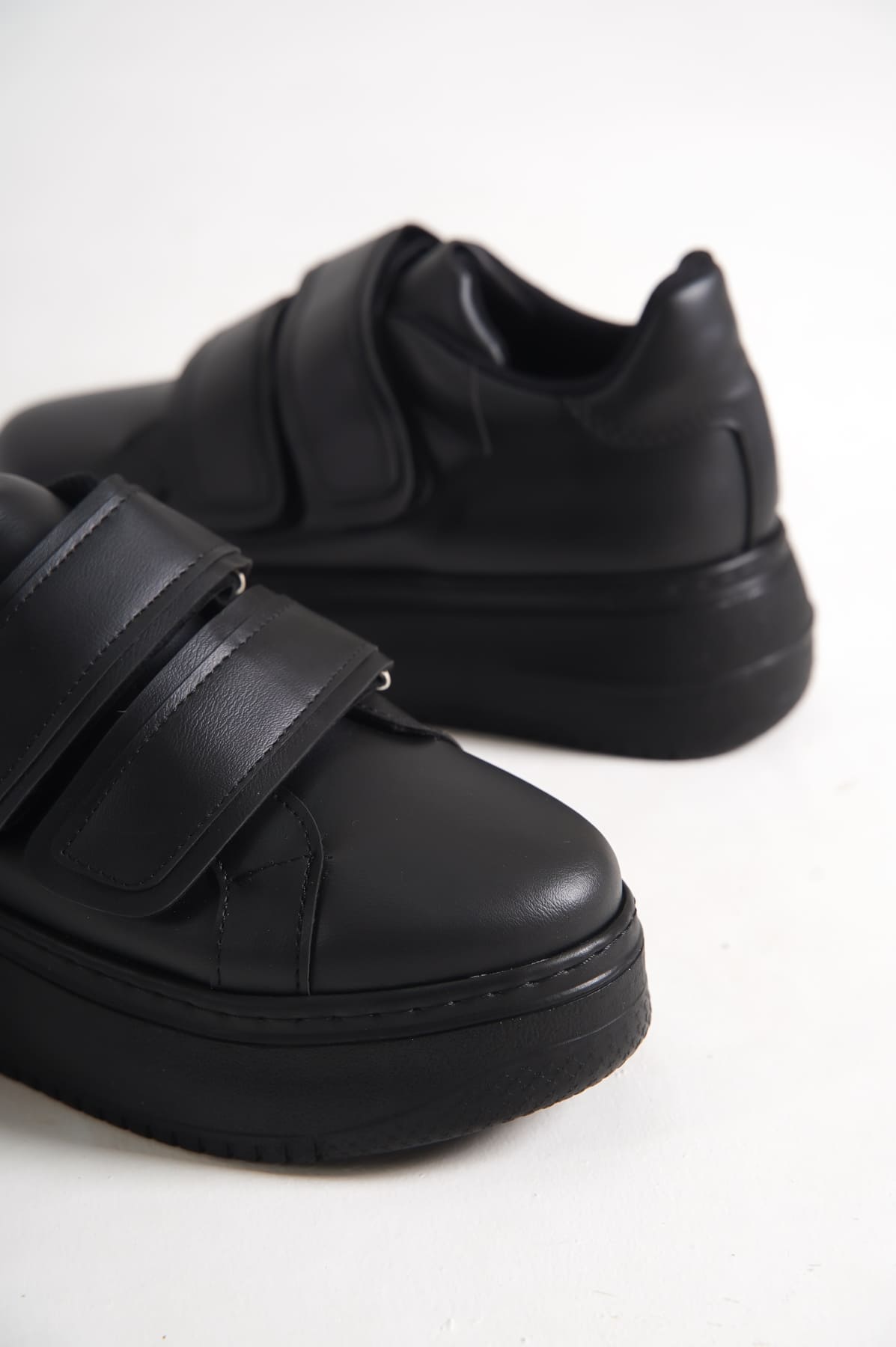 Lisinya948  Bağcıksız Cırt Cırtlı Ortopedik Taban Kadın Sneaker Ayakkabı ST Siyah