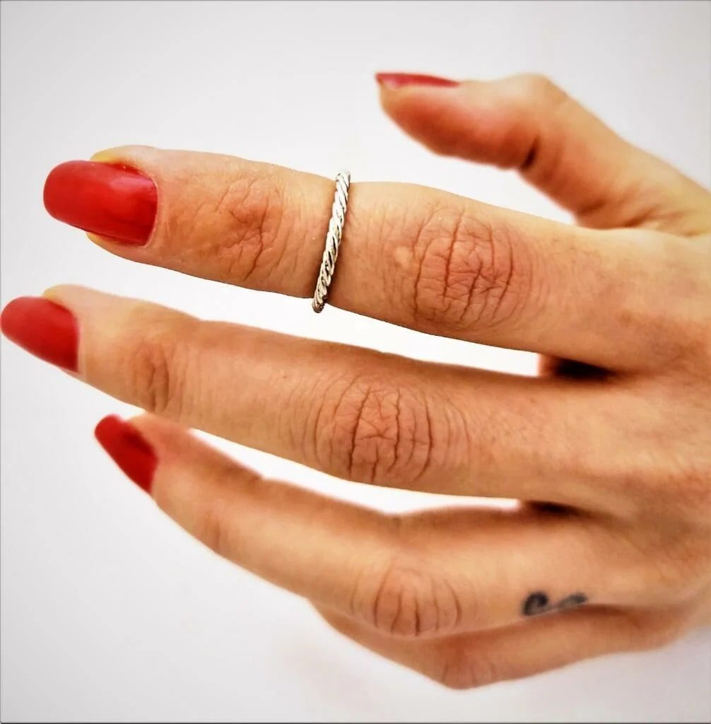 Karamaz Eklem Yüzüğü - Alttan Ayarlı Gümüş Kaplama Yüzük (Lisinya)