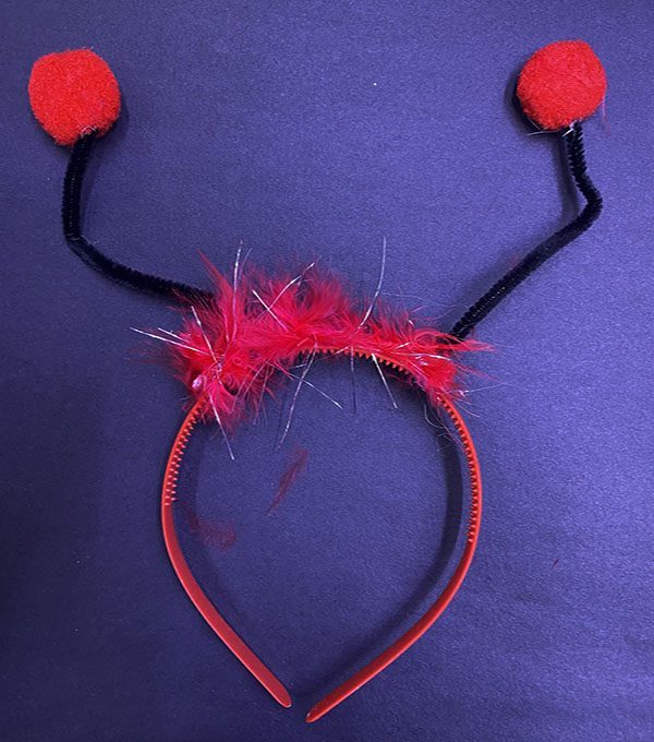 Kırmızı Ponponlu Gösteriler İçin Plastik Uğur Böceği Tacı (Lisinya)