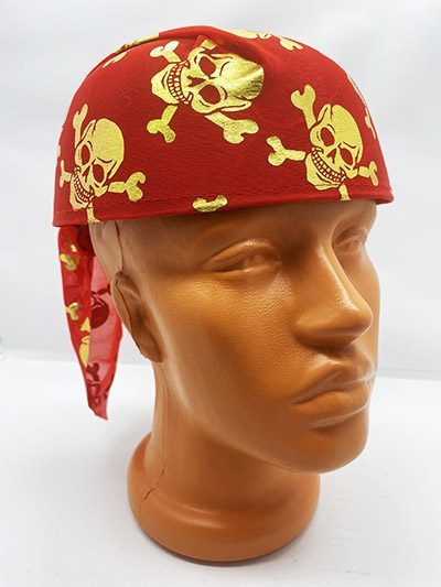 Kırmızı Renk Altın Kuru Kafa Baskılı Tas Korsan Şapkası (Lisinya)