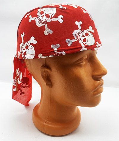 Kırmızı Renk Gümüş Kuru Kafa Baskılı Tas Korsan Şapkası  (Lisinya)