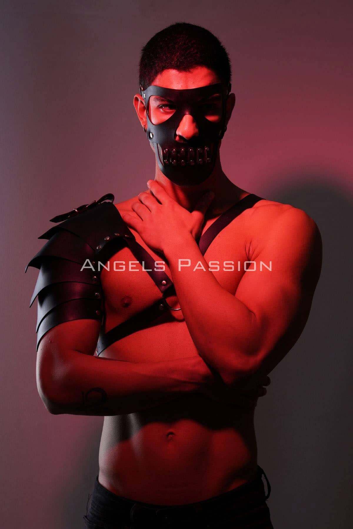Lisinya41 Maske Detaylı Tek Kol Barbar Kostüm Takım, Erkek Deri Cosplay Takım - Ürün Rengi:Kırmızı